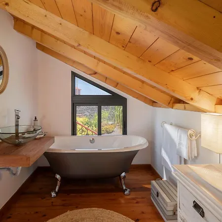 Semesterbostad Casa Da Raposeira By An Island