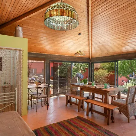 Casa Da Raposeira By An Island