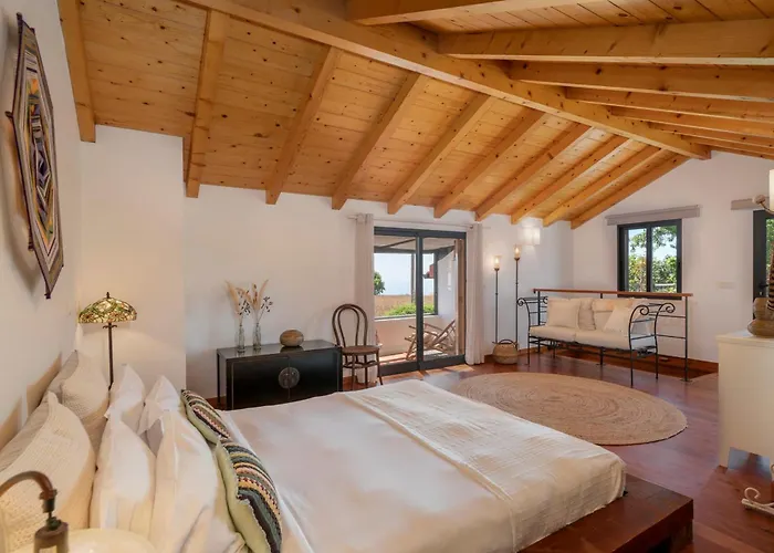 Semesterbostad Casa Da Raposeira By An Island Calheta (Madeira)