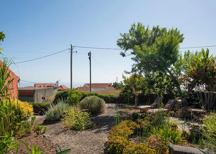 Semesterbostad Casa Da Raposeira By An Island Calheta (Madeira)