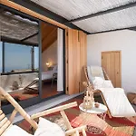Casa Da Raposeira By An Island