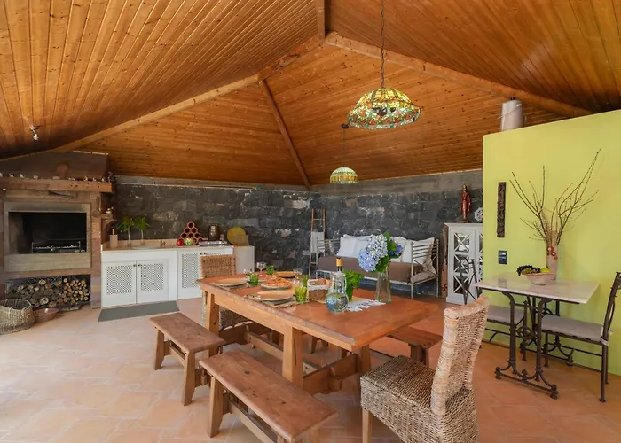 Casa Da Raposeira By An Island