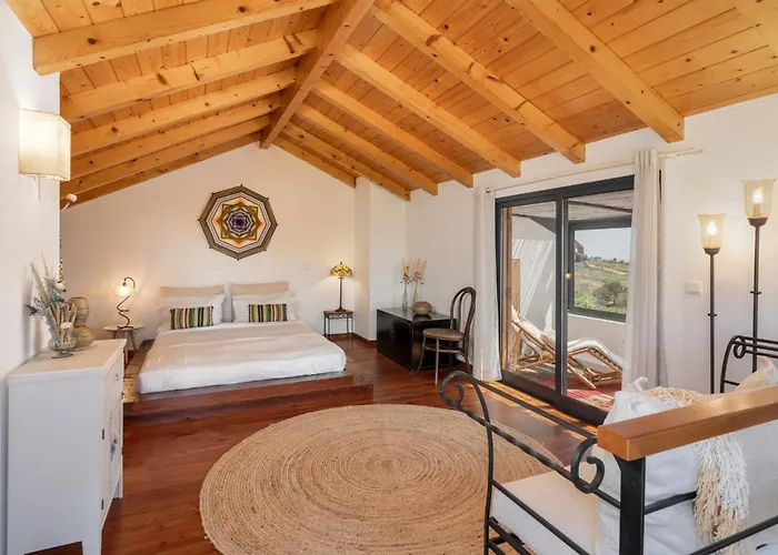 Casa Da Raposeira By An Island